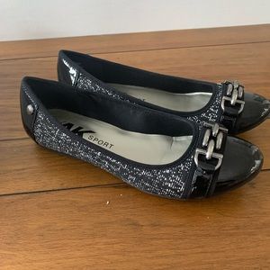 Anne Klein Flats 8.5 Black & White